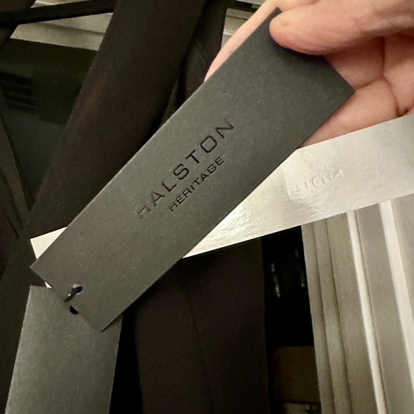 NWT Halston Heritage Black V-Neck Cutout Chiffon Panel Jumpsuit Size 6 So Sexy! - Picture 8 of 11